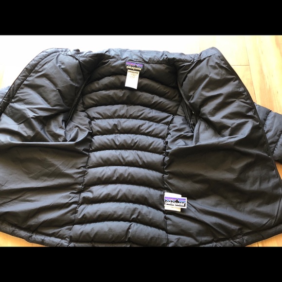Girl’s Patagonia Down Jacket - Picture 3 of 6
